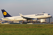 Lufthansa Airbus A320-214 (D-AIUT) at  Warsaw - Frederic Chopin International, Poland