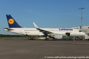 Lufthansa Airbus A320-214 (D-AIUU) at  Cologne/Bonn, Germany