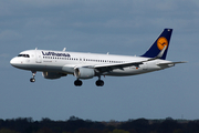 Lufthansa Airbus A320-214 (D-AIUU) at  Hannover - Langenhagen, Germany