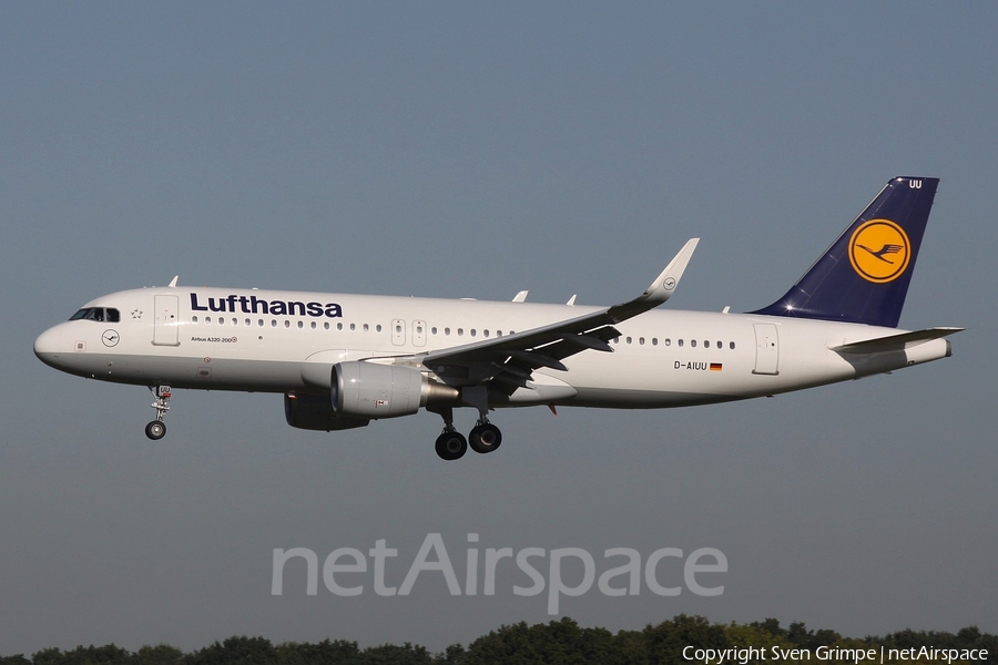 Lufthansa Airbus A320-214 (D-AIUU) | Photo 125544