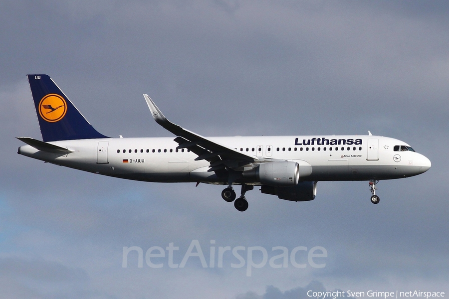 Lufthansa Airbus A320-214 (D-AIUU) | Photo 162490