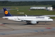 Lufthansa Airbus A320-214 (D-AIUU) at  Hamburg - Fuhlsbuettel (Helmut Schmidt), Germany