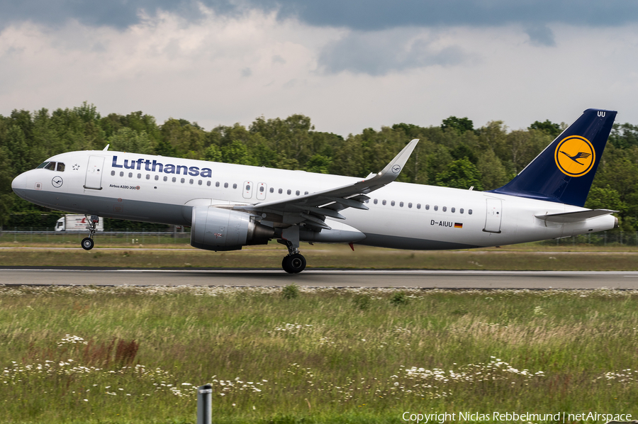 Lufthansa Airbus A320-214 (D-AIUU) | Photo 324798