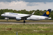 Lufthansa Airbus A320-214 (D-AIUU) at  Hamburg - Fuhlsbuettel (Helmut Schmidt), Germany