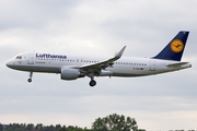 Lufthansa Airbus A320-214 (D-AIUU) at  Hamburg - Fuhlsbuettel (Helmut Schmidt), Germany