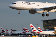 Lufthansa Airbus A320-214 (D-AIUU) at  London - Heathrow, United Kingdom