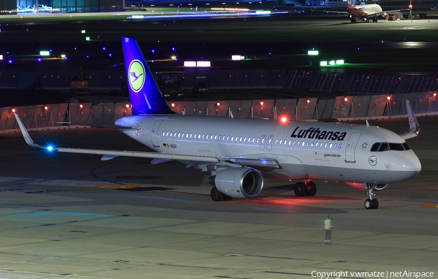 Lufthansa Airbus A320-214 (D-AIUV) | Photo 131812