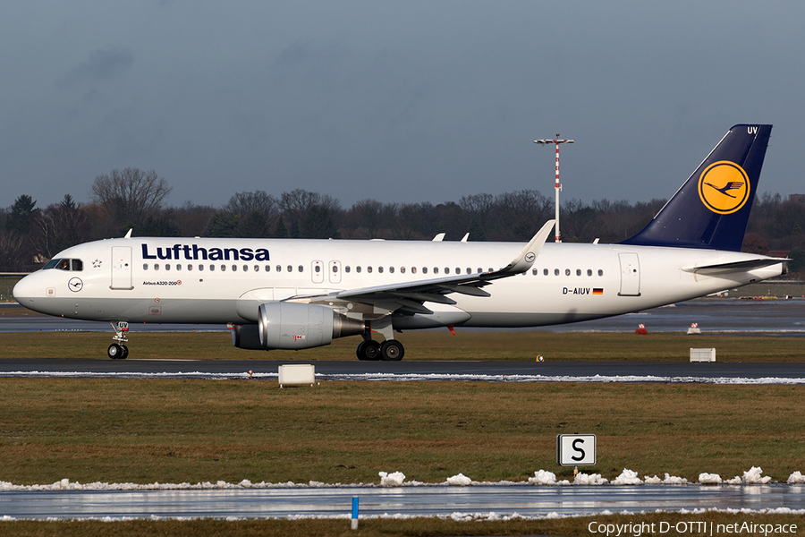 Lufthansa Airbus A320-214 (D-AIUV) | Photo 139412