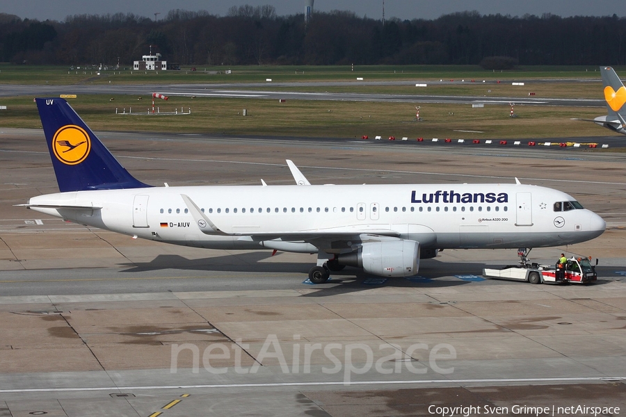 Lufthansa Airbus A320-214 (D-AIUV) | Photo 151291