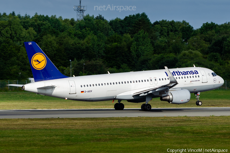 Lufthansa Airbus A320-214 (D-AIUV) | Photo 251295