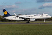 Lufthansa Airbus A320-214 (D-AIUV) at  Hamburg - Fuhlsbuettel (Helmut Schmidt), Germany