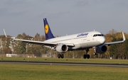 Lufthansa Airbus A320-214 (D-AIUV) at  Hamburg - Fuhlsbuettel (Helmut Schmidt), Germany