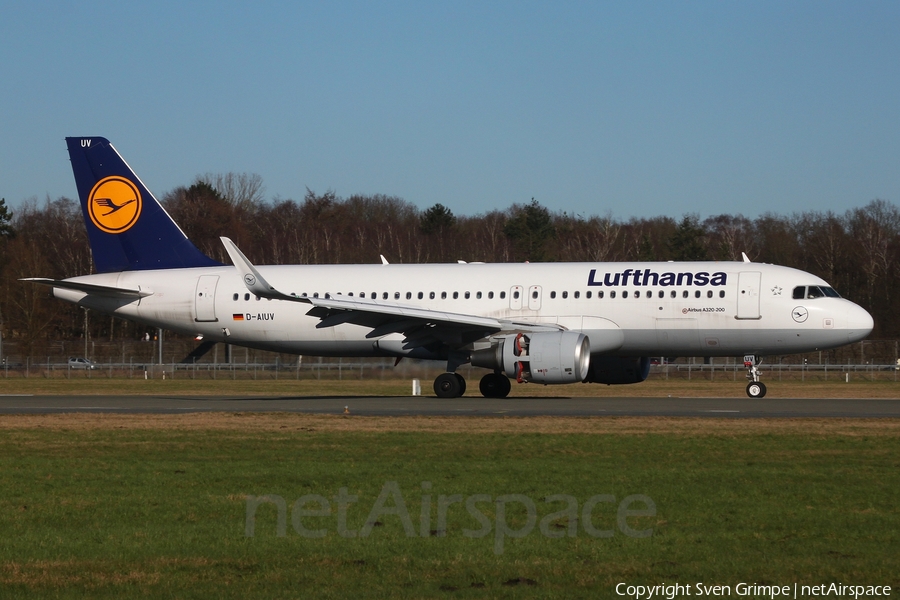Lufthansa Airbus A320-214 (D-AIUV) | Photo 501297