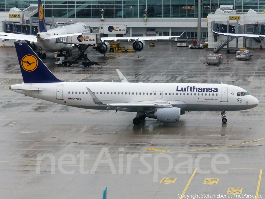 Lufthansa Airbus A320-214 (D-AIUV) | Photo 364469