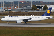 Lufthansa Airbus A320-214 (D-AIUV) at  Munich, Germany