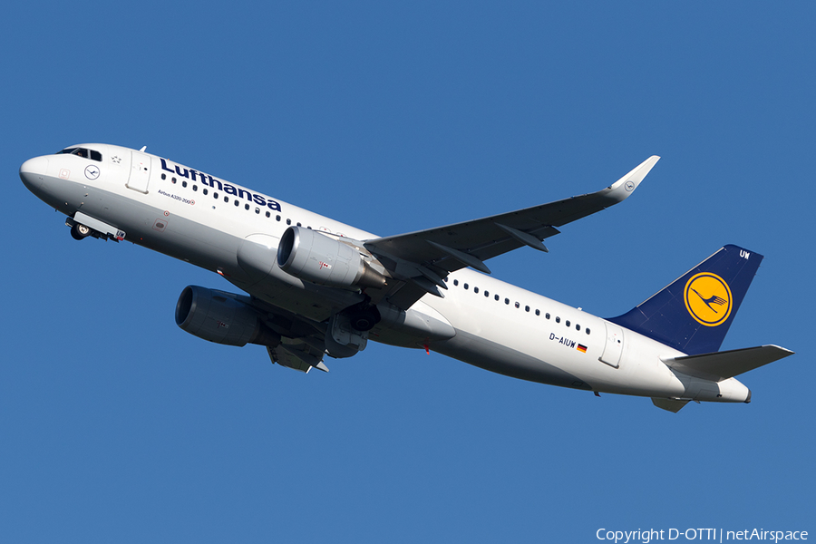 Lufthansa Airbus A320-214 (D-AIUW) | Photo 195268
