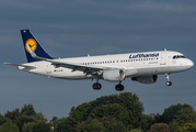 Lufthansa Airbus A320-214 (D-AIUW) at  Hamburg - Fuhlsbuettel (Helmut Schmidt), Germany