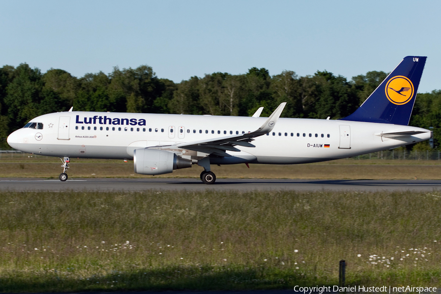 Lufthansa Airbus A320-214 (D-AIUW) | Photo 479647