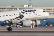 Lufthansa Airbus A320-214 (D-AIUW) at  Munich, Germany