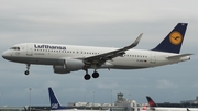 Lufthansa Airbus A320-214 (D-AIUX) at  Dublin, Ireland