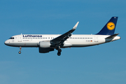 Lufthansa Airbus A320-214 (D-AIUX) at  London - Heathrow, United Kingdom