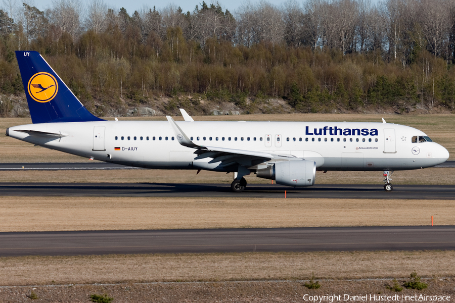 Lufthansa Airbus A320-214 (D-AIUY) | Photo 421832