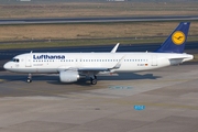 Lufthansa Airbus A320-214 (D-AIUY) at  Dusseldorf - International, Germany