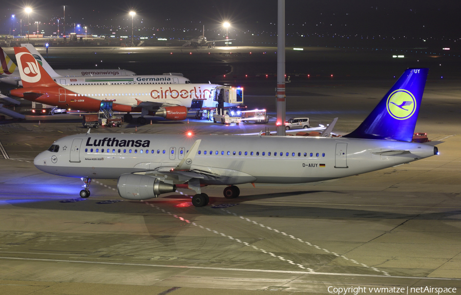 Lufthansa Airbus A320-214 (D-AIUY) | Photo 134917