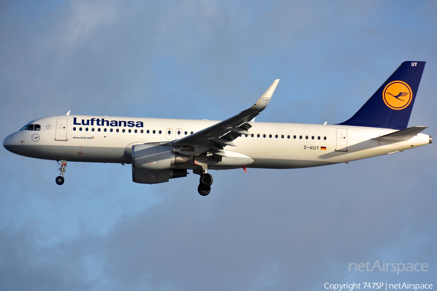 Lufthansa Airbus A320-214 (D-AIUY) | Photo 139023