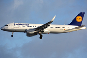 Lufthansa Airbus A320-214 (D-AIUY) at  Hamburg - Fuhlsbuettel (Helmut Schmidt), Germany