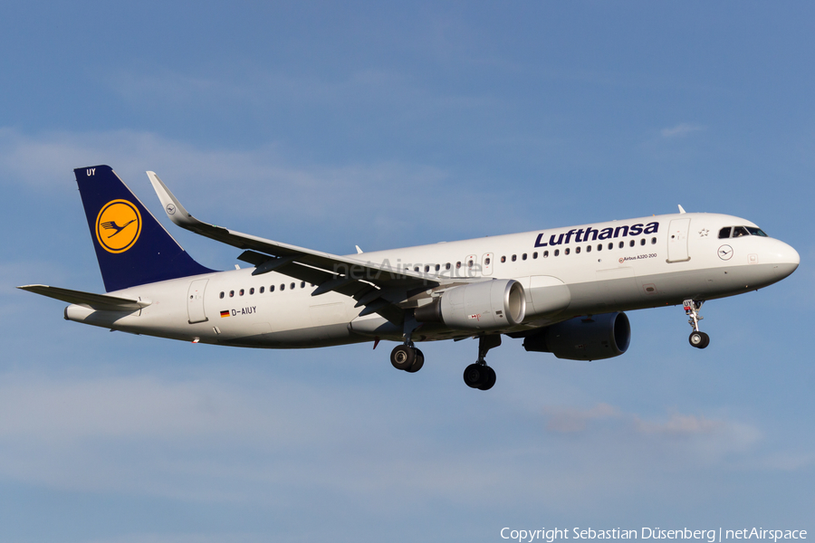Lufthansa Airbus A320-214 (D-AIUY) | Photo 175313