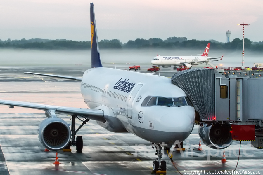 Lufthansa Airbus A320-214 (D-AIUY) | Photo 178258