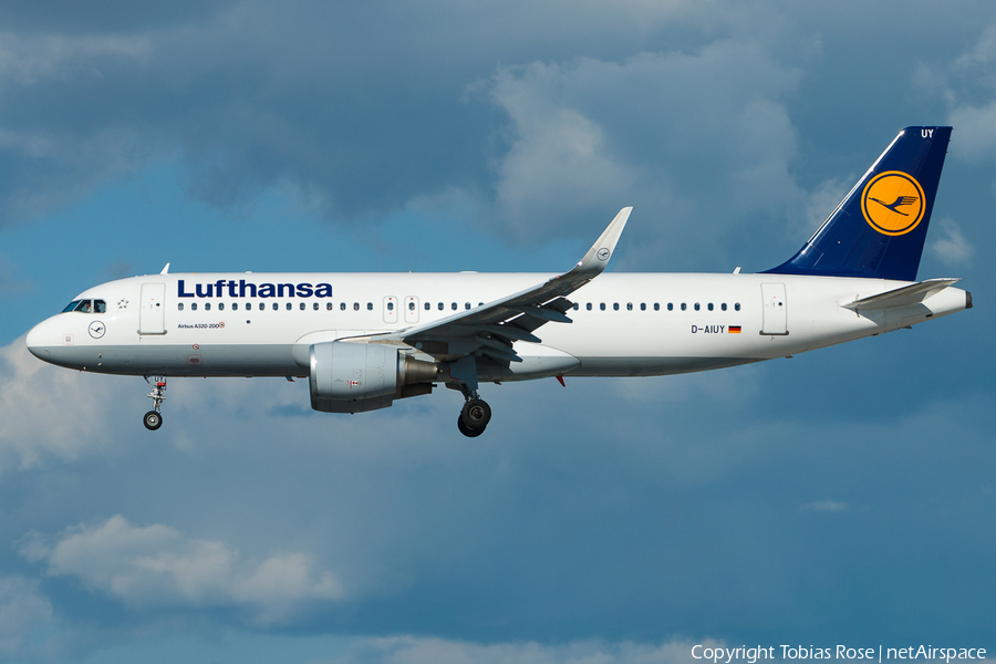 Lufthansa Airbus A320-214 (D-AIUY) | Photo 334275