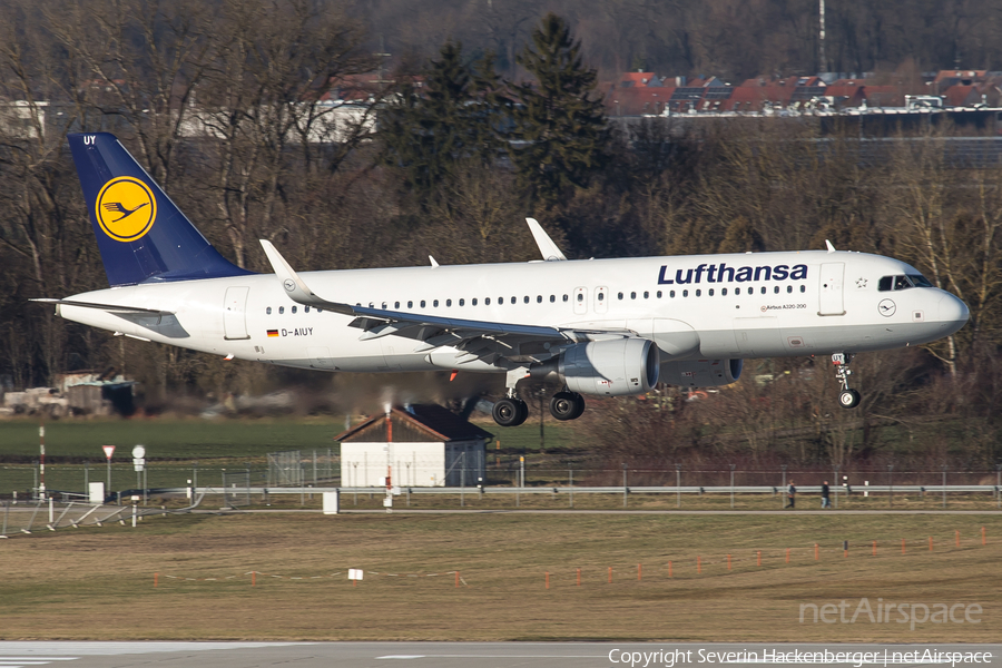 Lufthansa Airbus A320-214 (D-AIUY) | Photo 210718