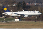 Lufthansa Airbus A320-214 (D-AIUY) at  Munich, Germany