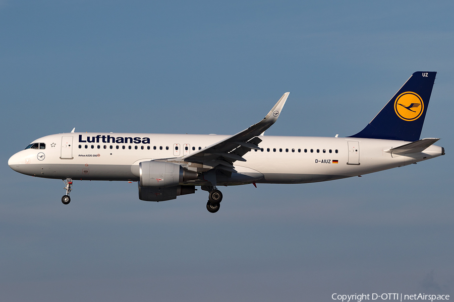 Lufthansa Airbus A320-214 (D-AIUZ) | Photo 168842