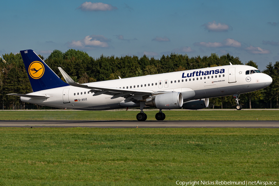 Lufthansa Airbus A320-214 (D-AIUZ) | Photo 404252