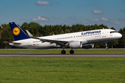 Lufthansa Airbus A320-214 (D-AIUZ) at  Hamburg - Fuhlsbuettel (Helmut Schmidt), Germany