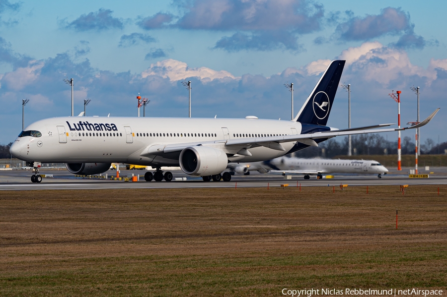 Lufthansa Airbus A350-941 (D-AIVA) | Photo 611117