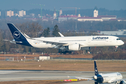 Lufthansa Airbus A350-941 (D-AIVB) at  Munich, Germany