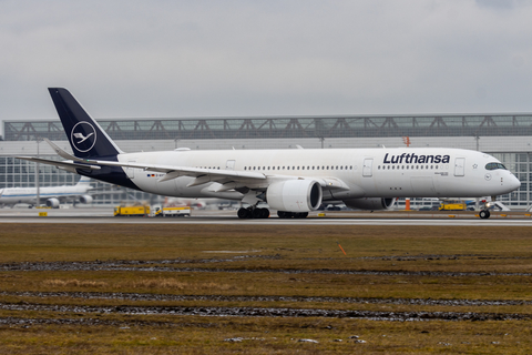 Lufthansa Airbus A350-941 (D-AIVC) at  Munich, Germany