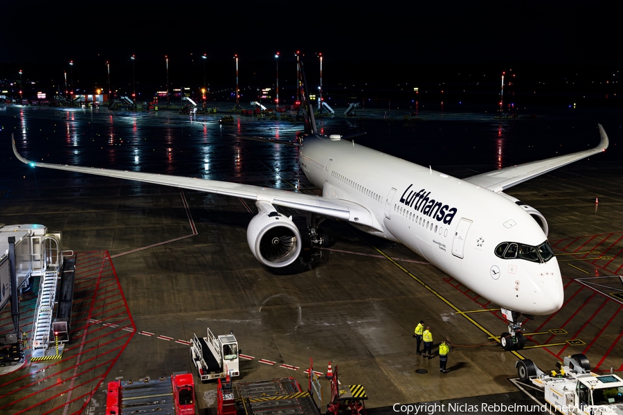 Lufthansa Airbus A350-941 (D-AIVD) | Photo 659687