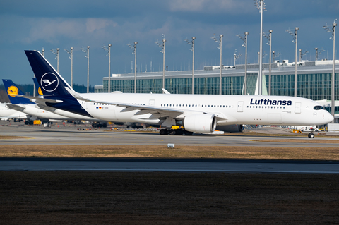 Lufthansa Airbus A350-941 (D-AIVD) at  Munich, Germany