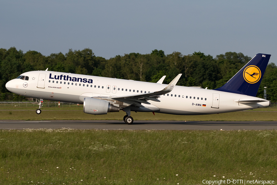 Lufthansa Airbus A320-214 (D-AIWA) | Photo 165487