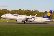 Lufthansa Airbus A320-214 (D-AIWA) at  Hamburg - Fuhlsbuettel (Helmut Schmidt), Germany