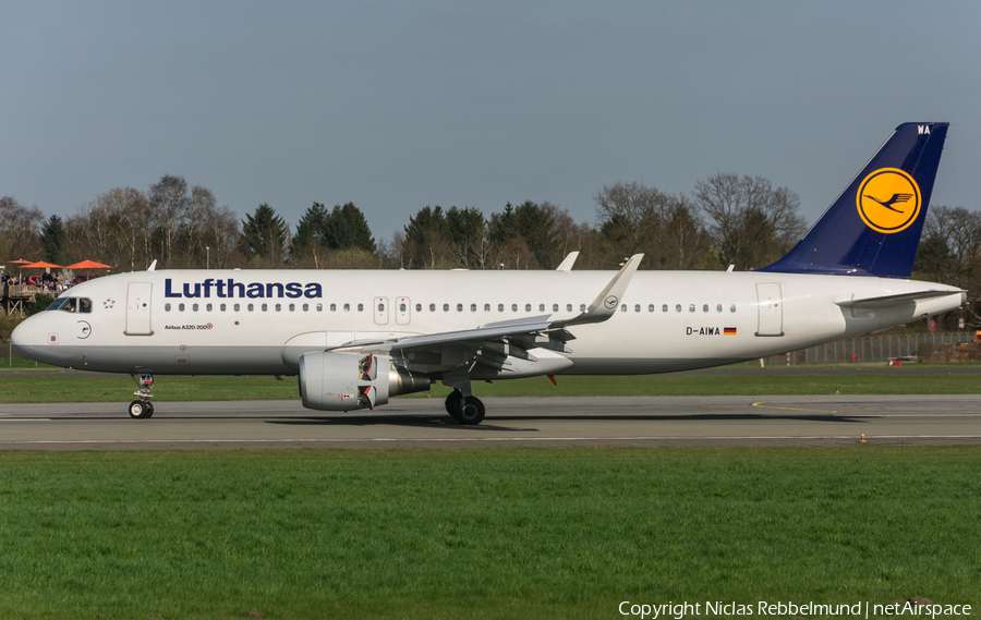Lufthansa Airbus A320-214 (D-AIWA) | Photo 238435