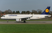 Lufthansa Airbus A320-214 (D-AIWA) at  Hamburg - Fuhlsbuettel (Helmut Schmidt), Germany