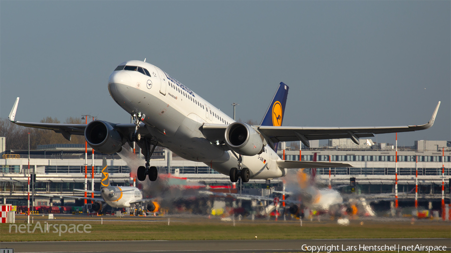 Lufthansa Airbus A320-214 (D-AIWA) | Photo 440478