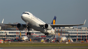 Lufthansa Airbus A320-214 (D-AIWA) at  Hamburg - Fuhlsbuettel (Helmut Schmidt), Germany