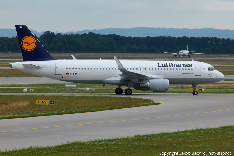 Lufthansa Airbus A320-214 (D-AIWA) | Photo 173831